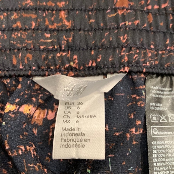 H&M Wide Cut High Rise Satin Pattern Pants - Picture 7 of 13